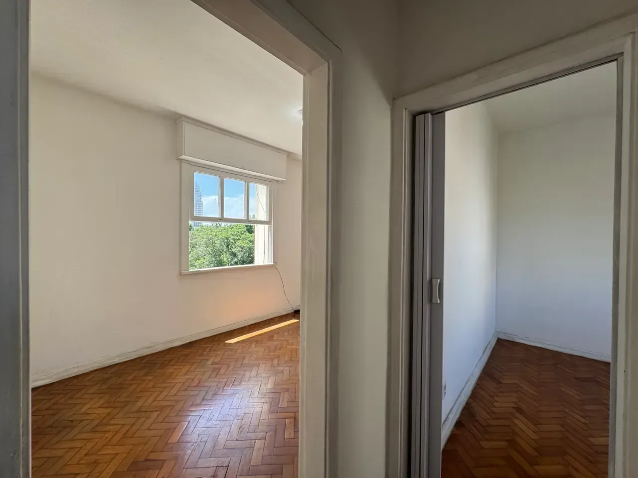 Apartment on the 6th floor with wood or laminate floors — photo 15
