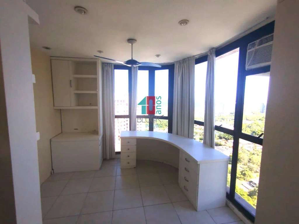 Duplex penthouse with 3 en-suite bedrooms and 200 m² — photo 28