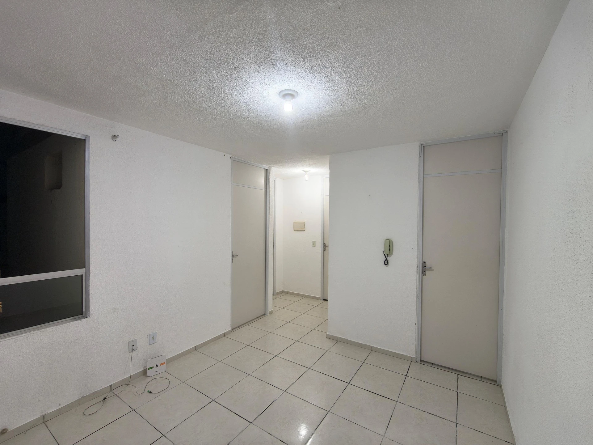 Unfurnished apartment with laundry area and 2 bedrooms