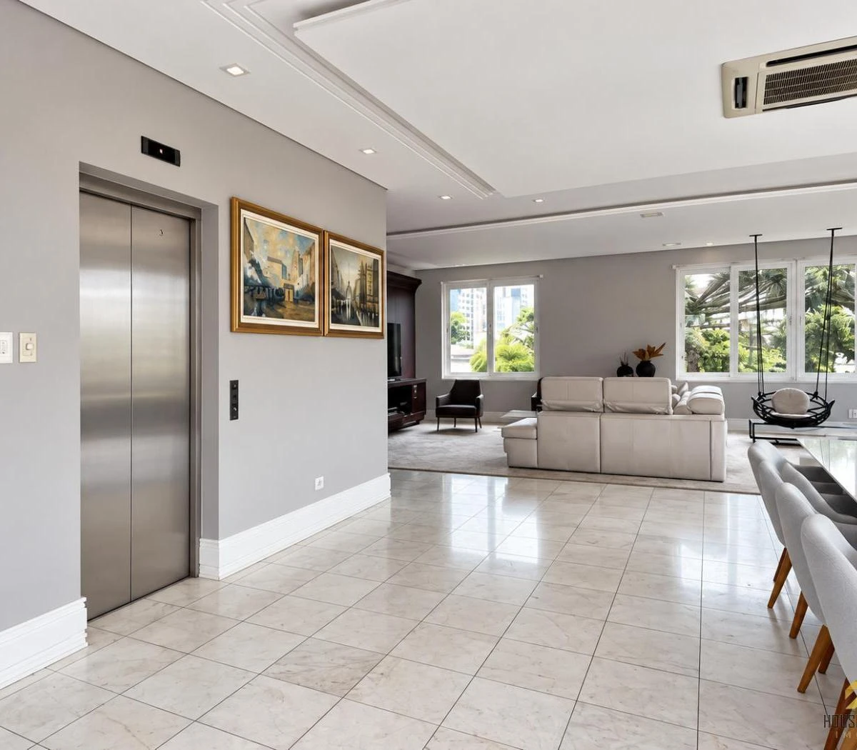 344 m² apartment with a walk-in closet and a bathtub — photo 18