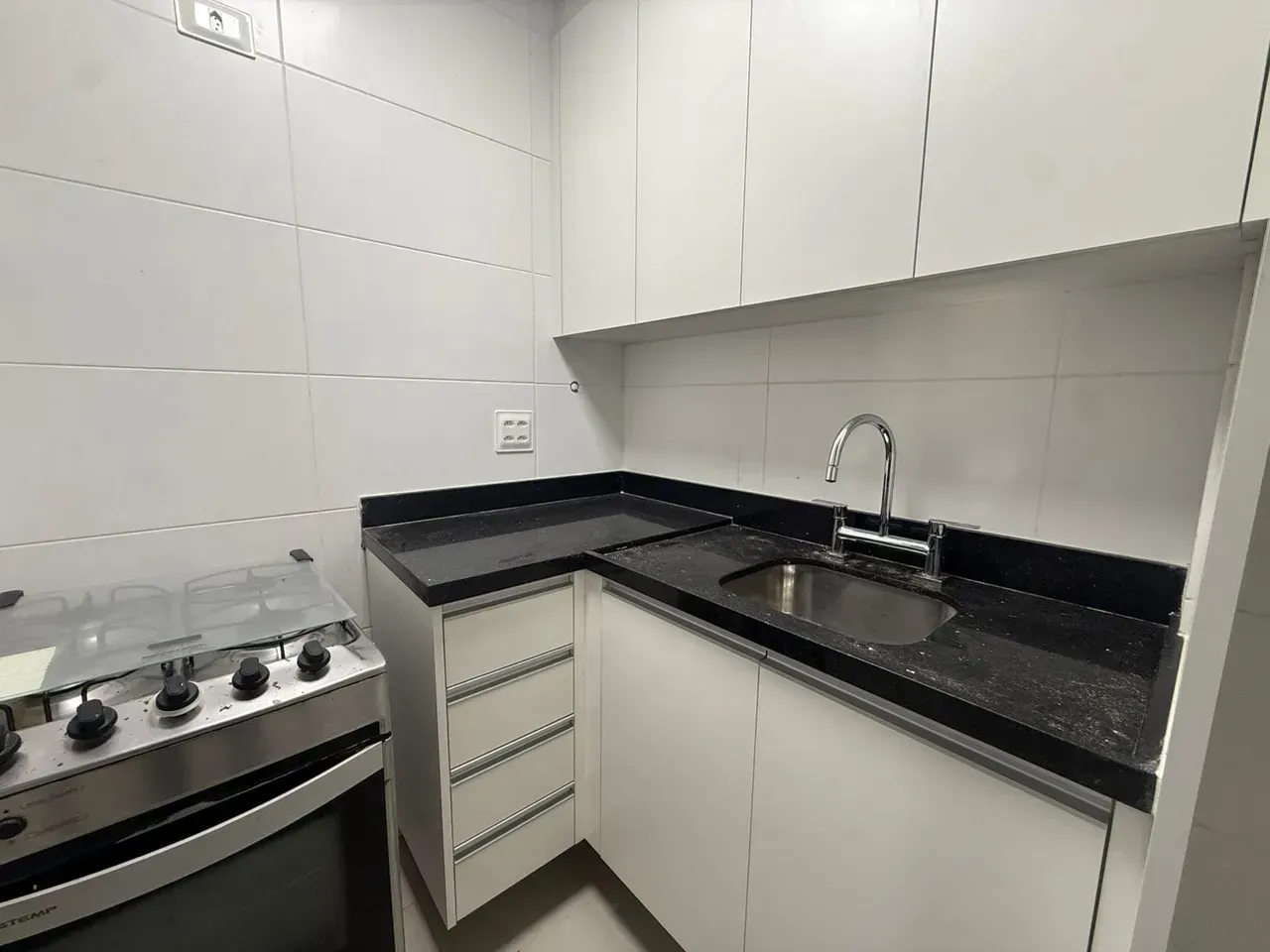 2-bedroom apartment with open-plan gas kitchen — photo 3