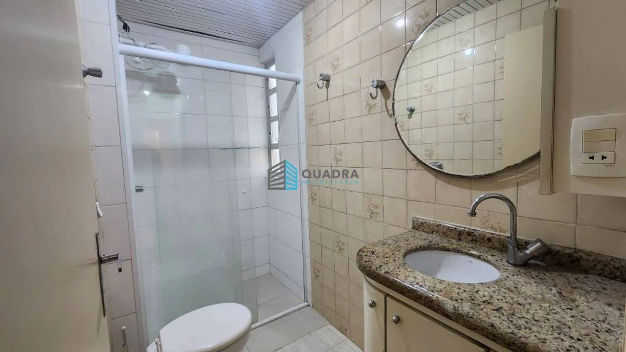 Departamento con piso de madera o laminado en Florianópolis — photo 17
