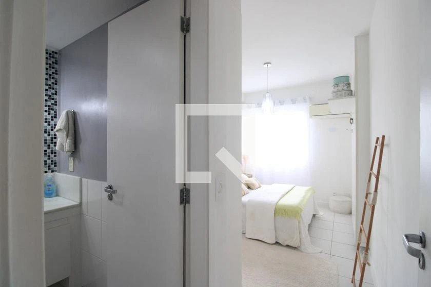Furnished apartment, 83 m², with a glass-enclosed balcony — photo 44