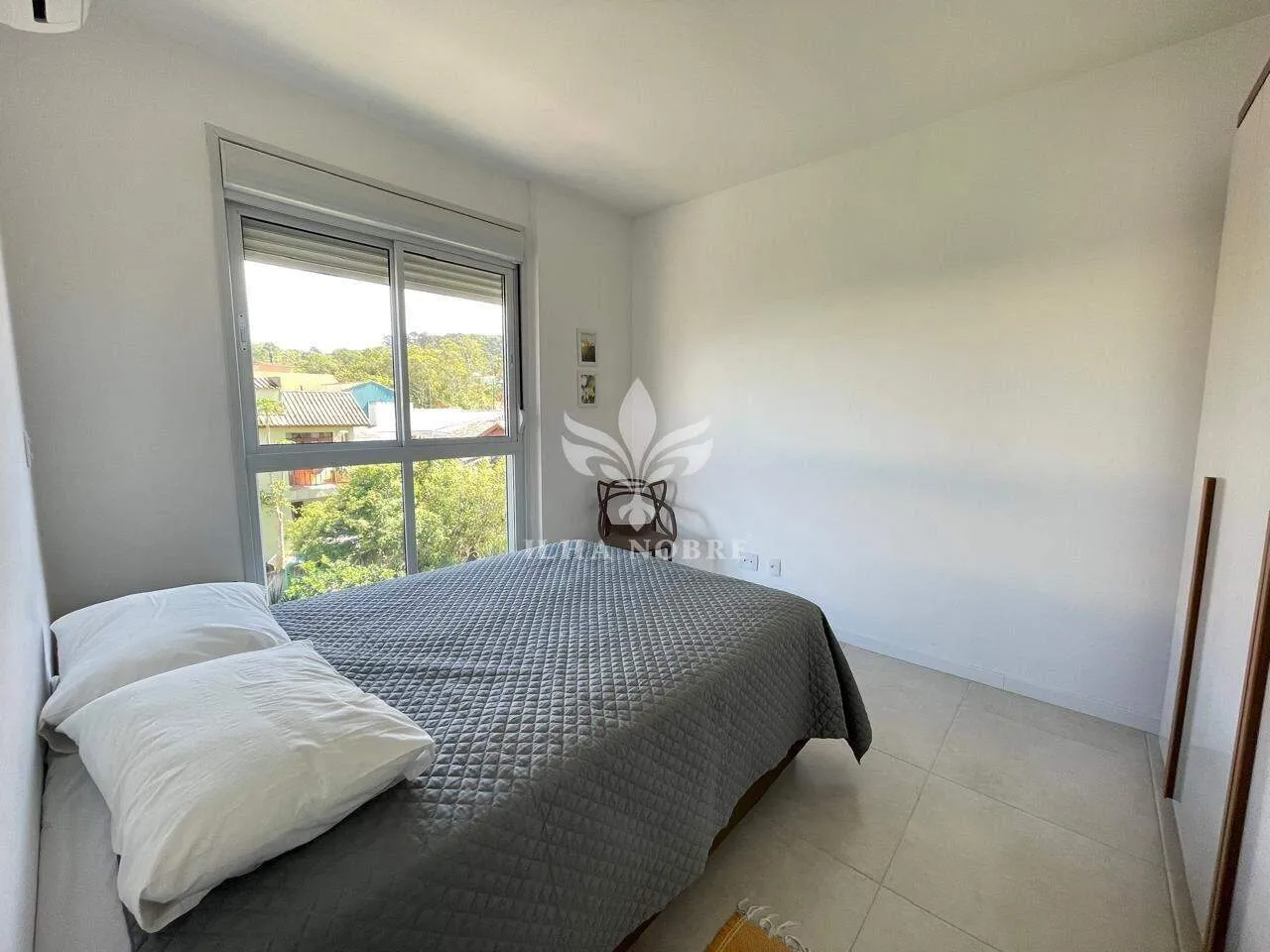 Furnished 3-bedroom apartment with 1 suite and balcony — photo 18