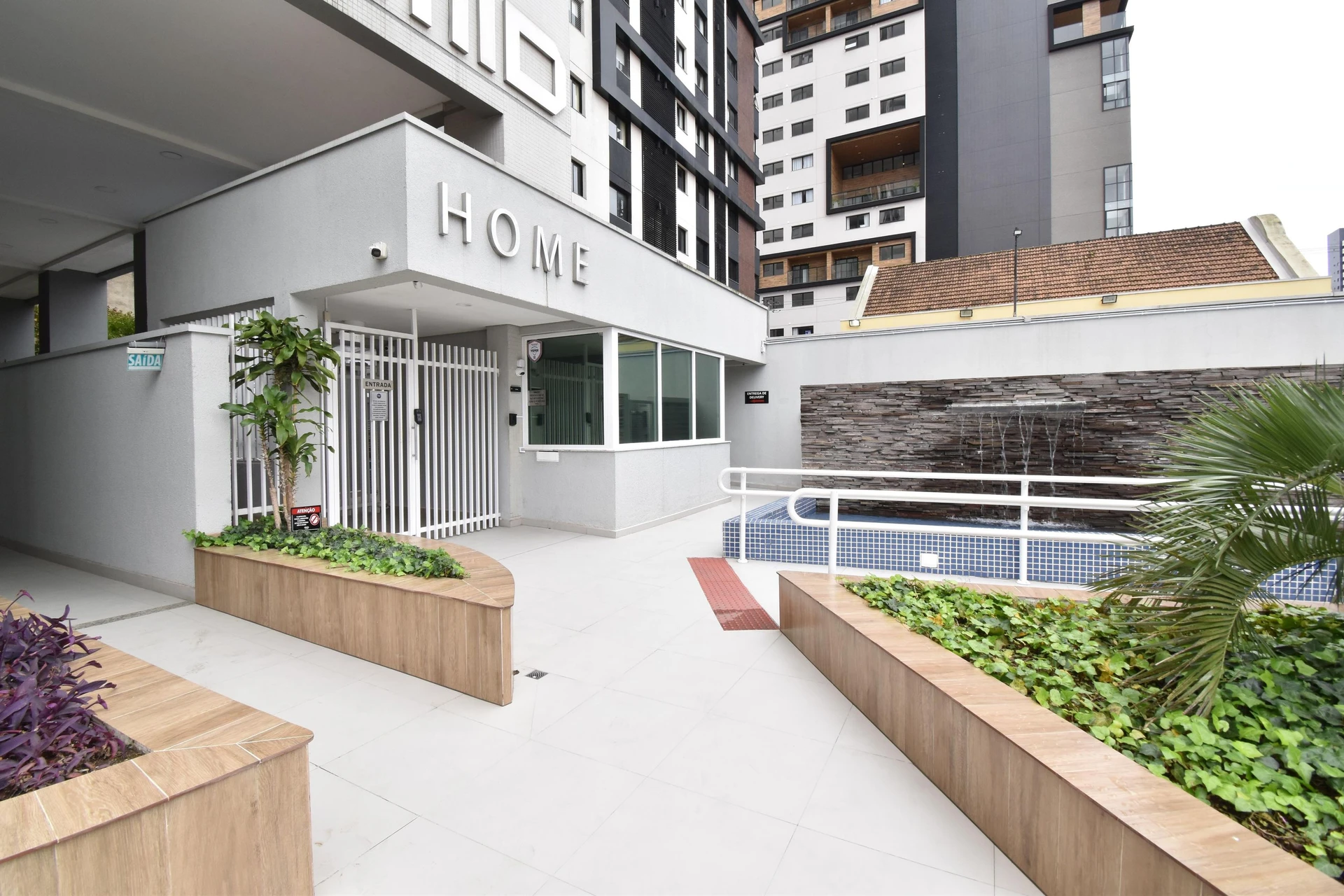 2-bedroom apartment with a grill on the balcony — photo 50