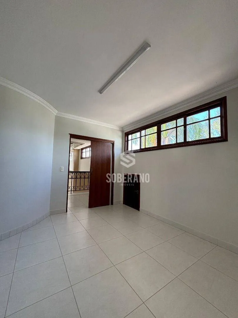 House with 6 bedrooms and 720 m² plus 4 parking — photo 44