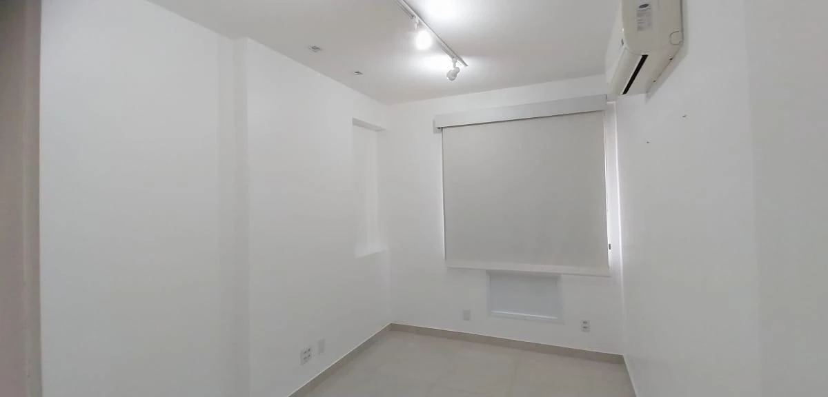 2-bedroom apartment with a mountain view — photo 35