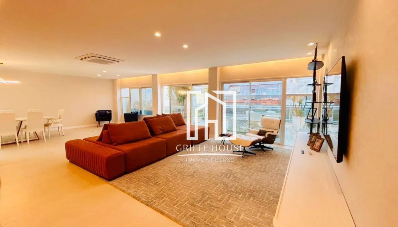 Furnished apartment, 400 m², with a home office
