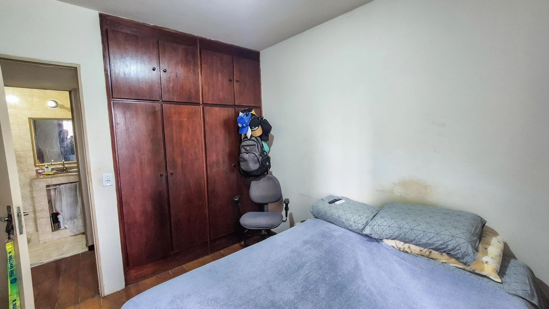 One-bedroom apartment with a washing machine — photo 5
