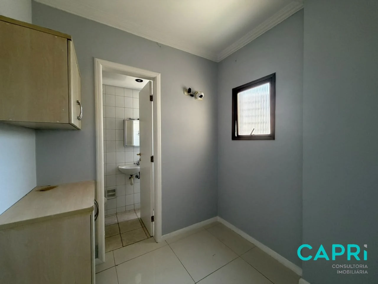 217 m² apartment with a private pool and a washing machine