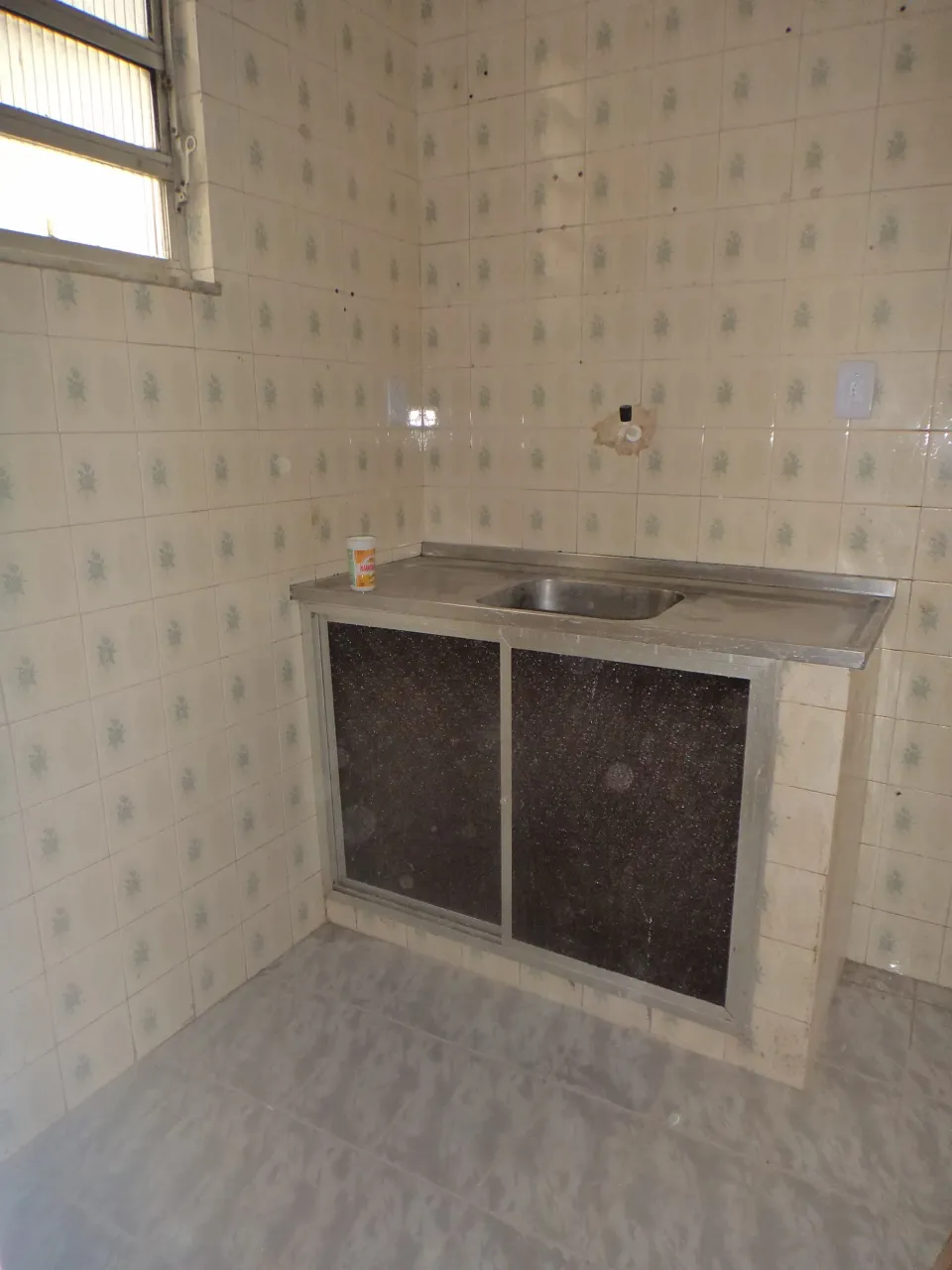 Unfurnished 2-bedroom apartment with 1 parking spot — photo 2