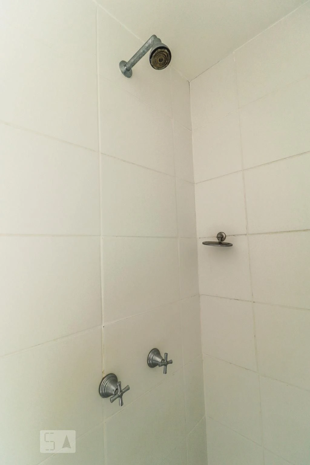 Unfurnished 3-bedroom apartment with balcony — photo 2