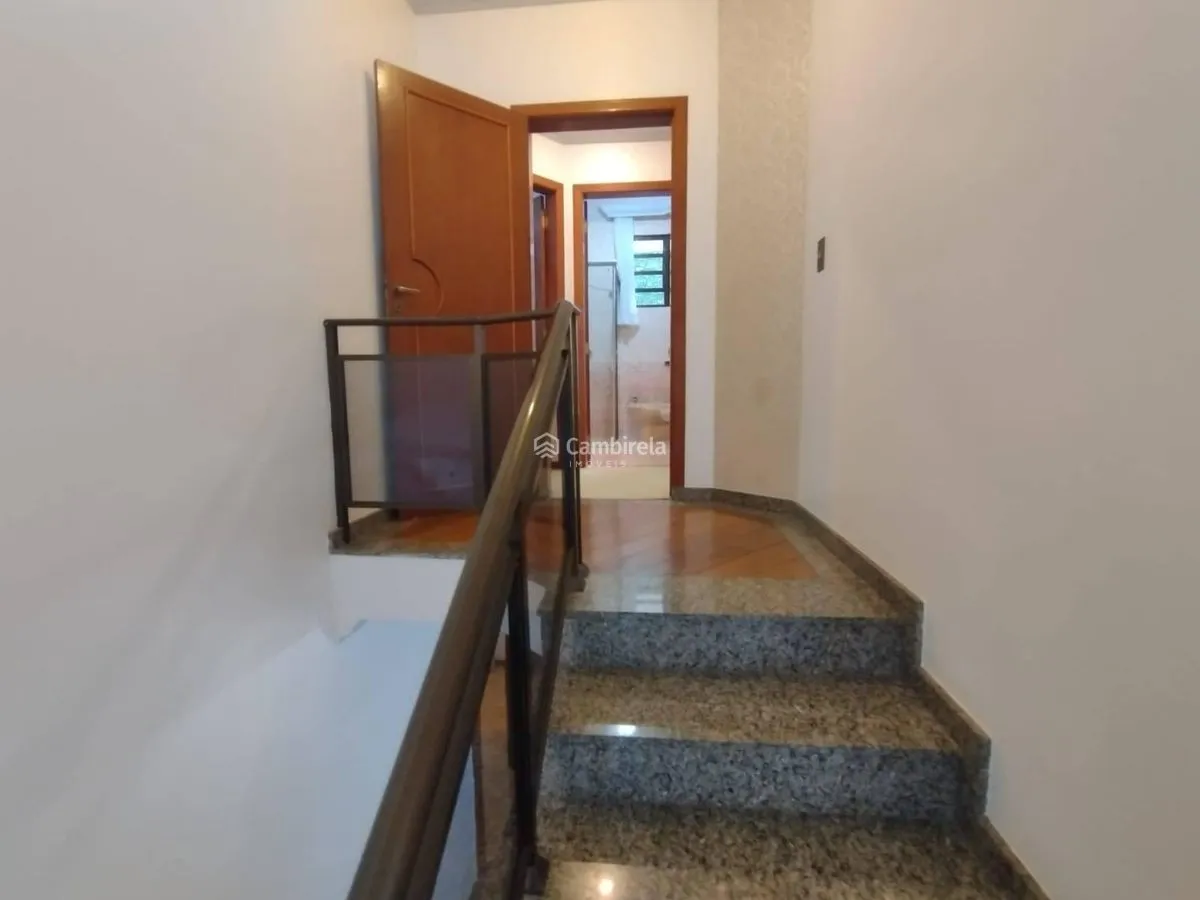 House with 4 bedrooms and 311 m² with 2 en-suites — photo 6