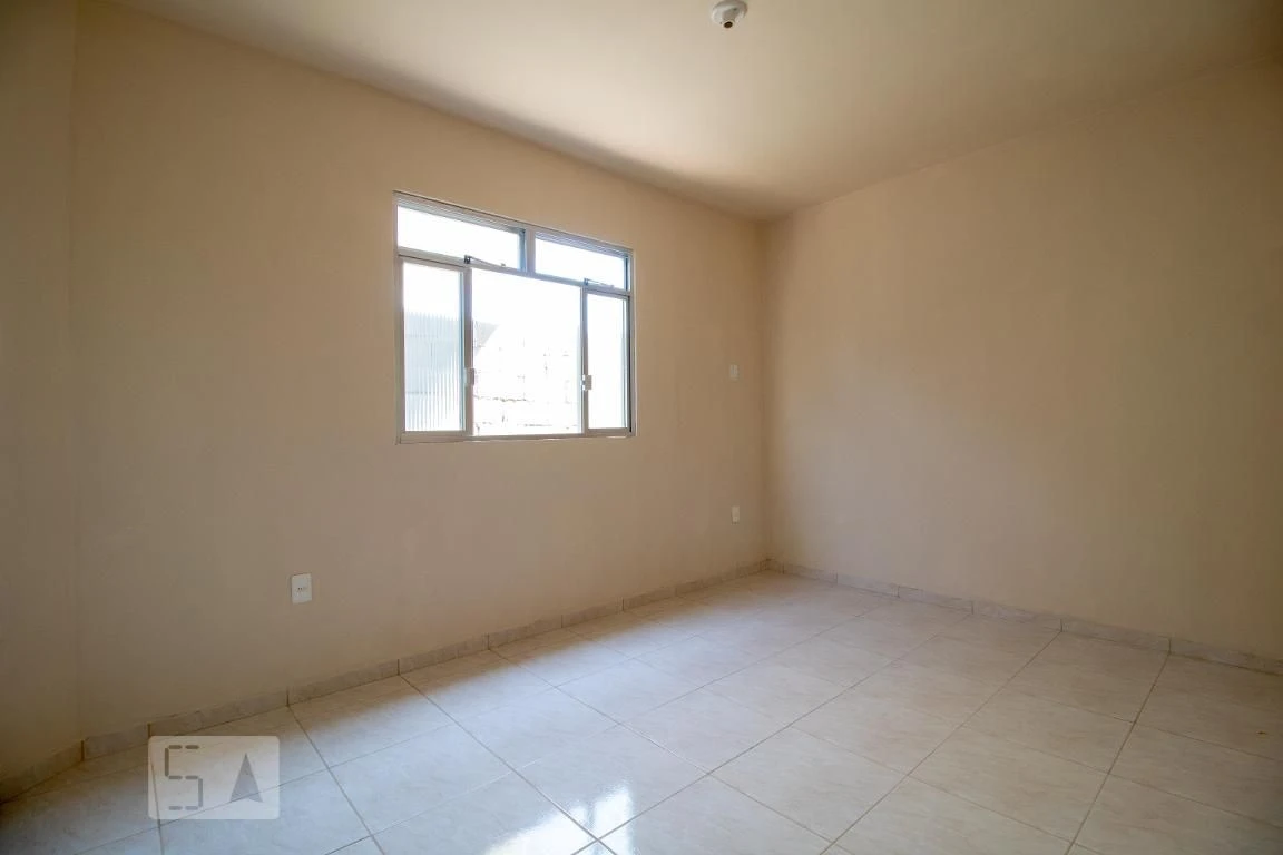 Unfurnished house with 2 bedrooms and 2 bathrooms