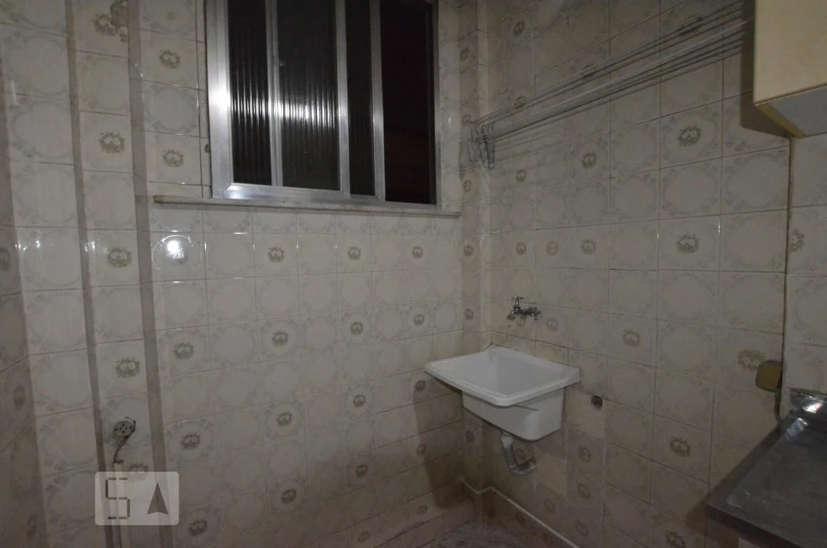 2-bedroom apartment in a building with a gym — photo 5