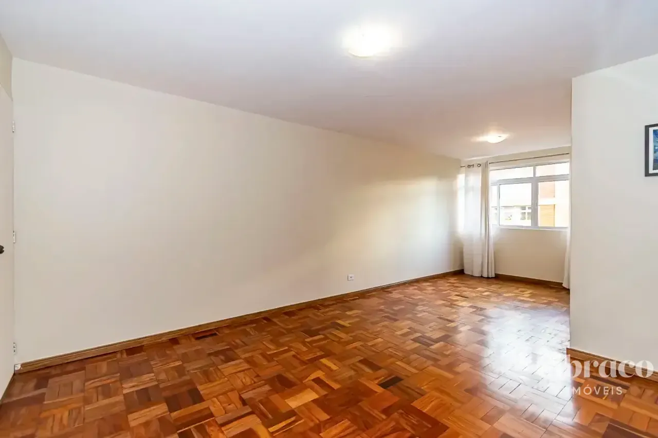 Apartamento de aluguel com 2 quartos e piso de madeira — photo 6