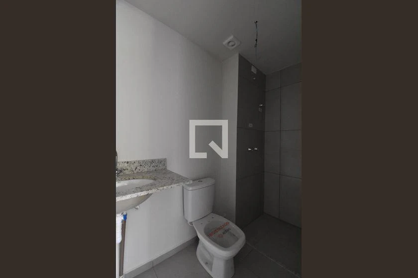 Balcony with a grill in a 2-bedroom apartment, 53 m² — photo 14
