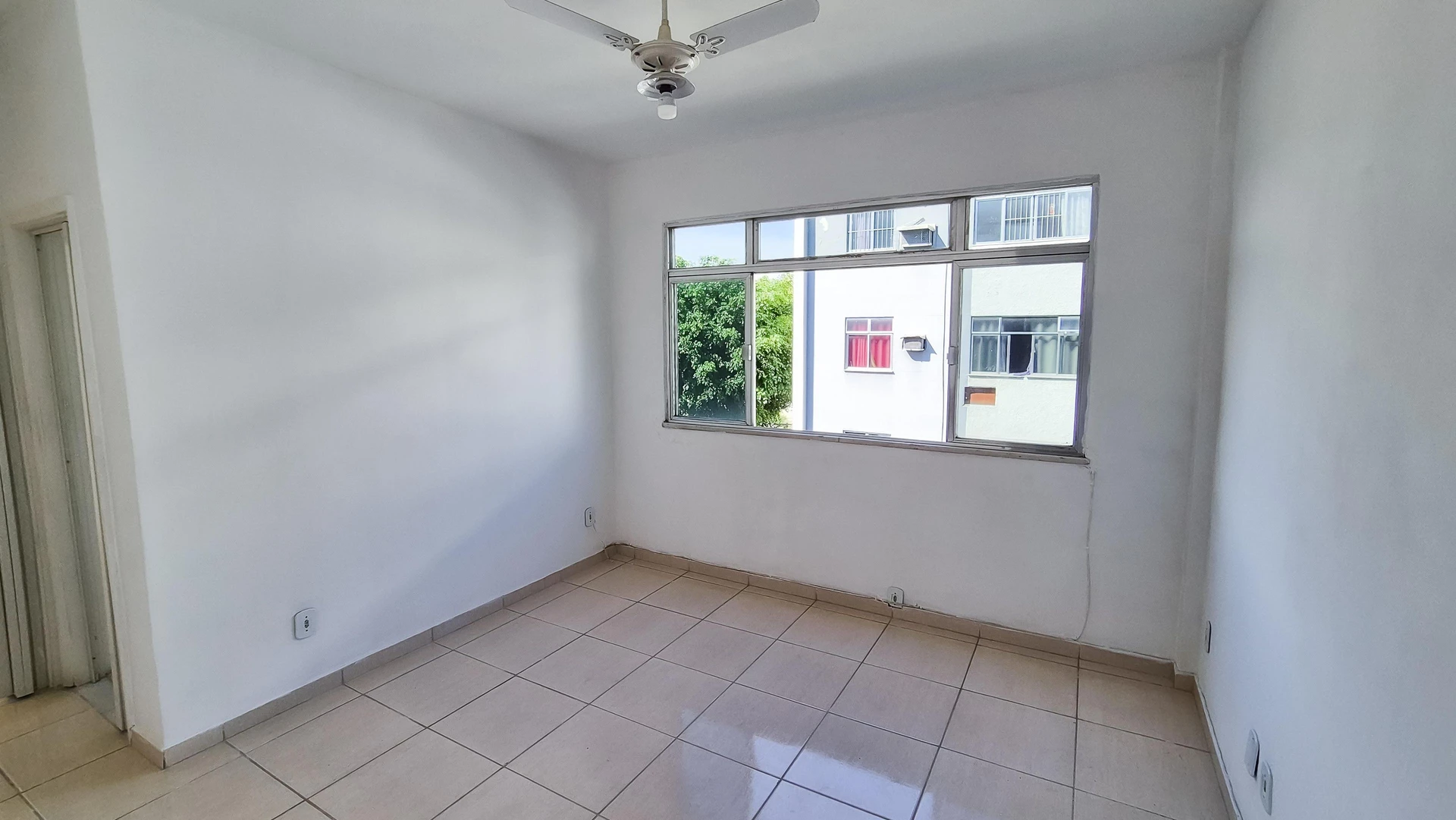 Unfurnished apartment with 2 bedrooms and 1 bathroom — photo 37