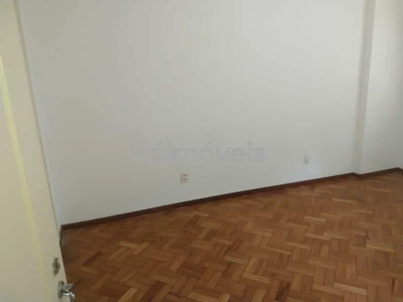 Apartamento no 2º andar com piso de madeira ou laminado — photo 12