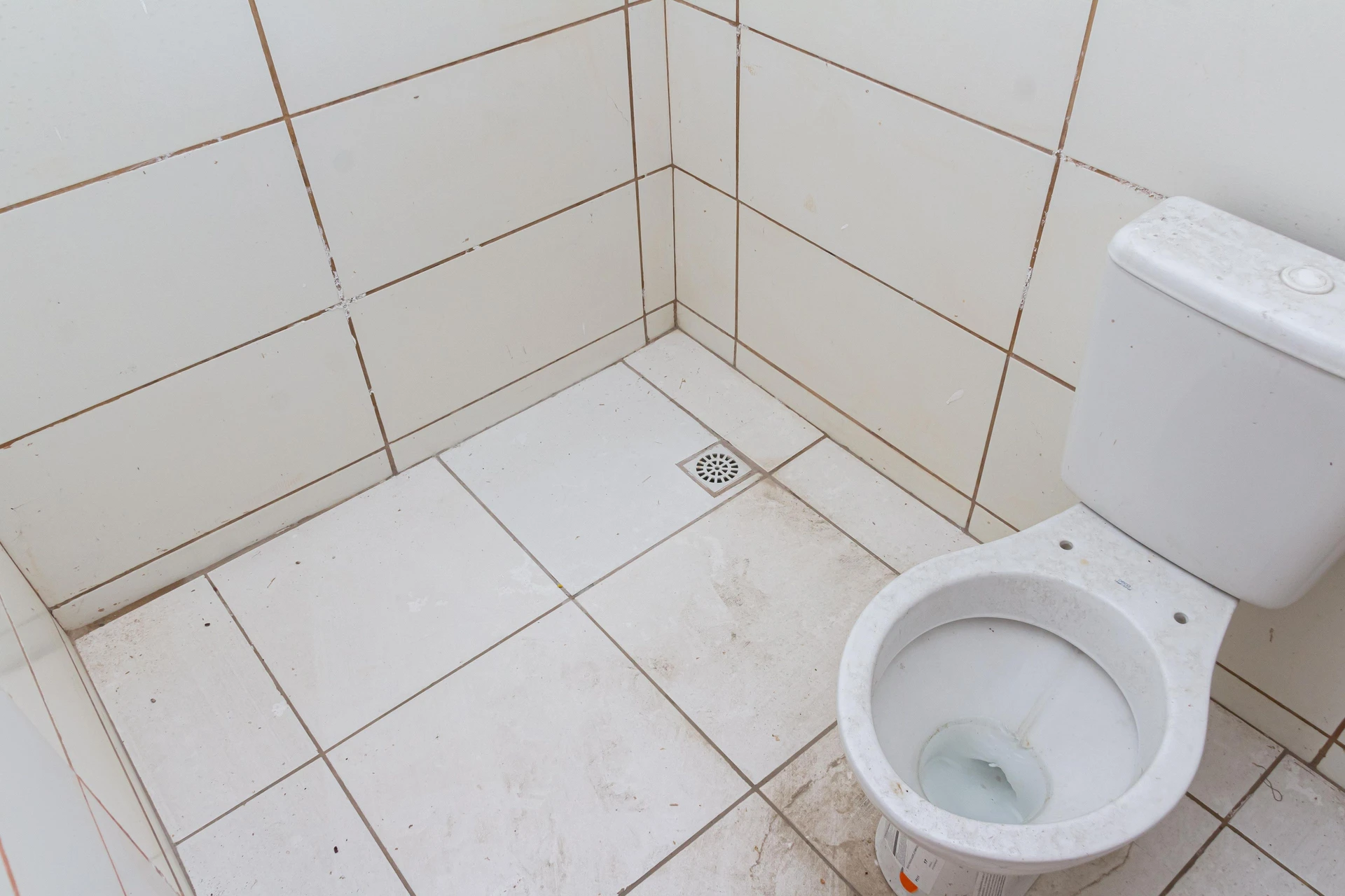 Unfurnished studio rental with private garden and 1 suite — photo 25