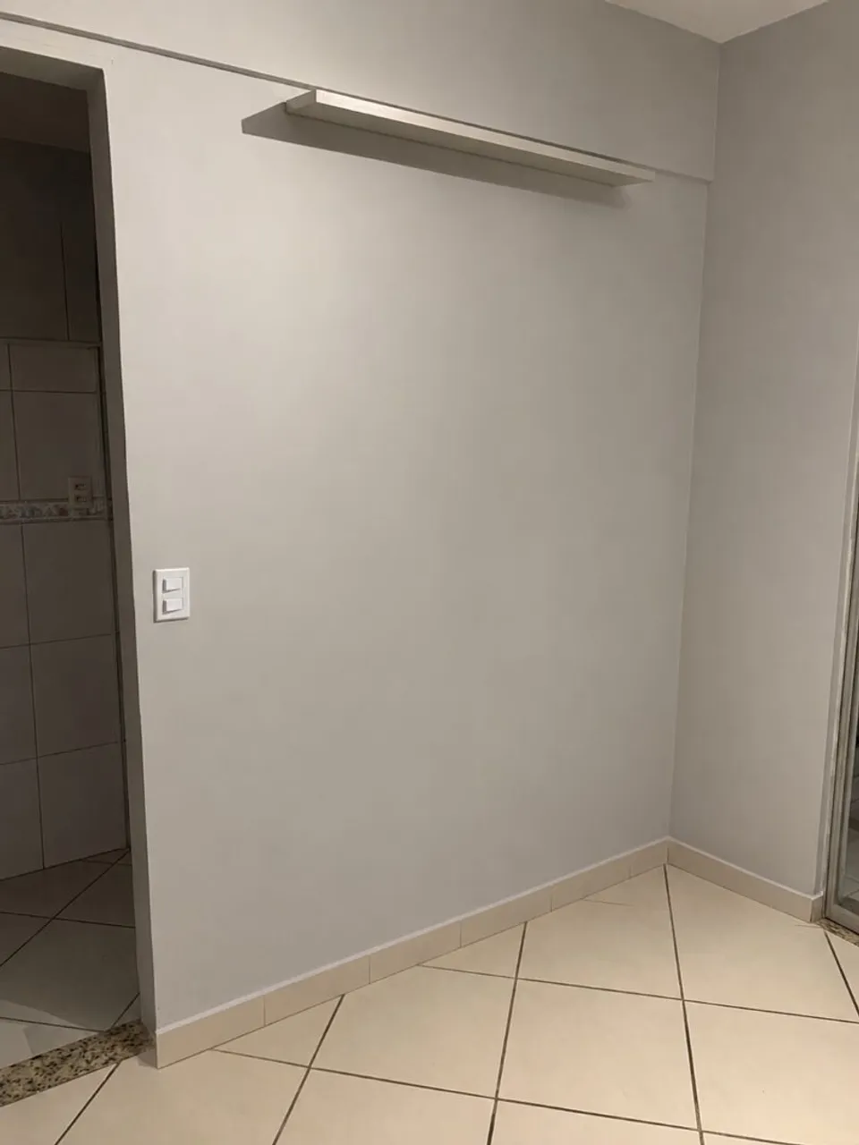 2-bedroom apartment in a building with a gym — photo 10