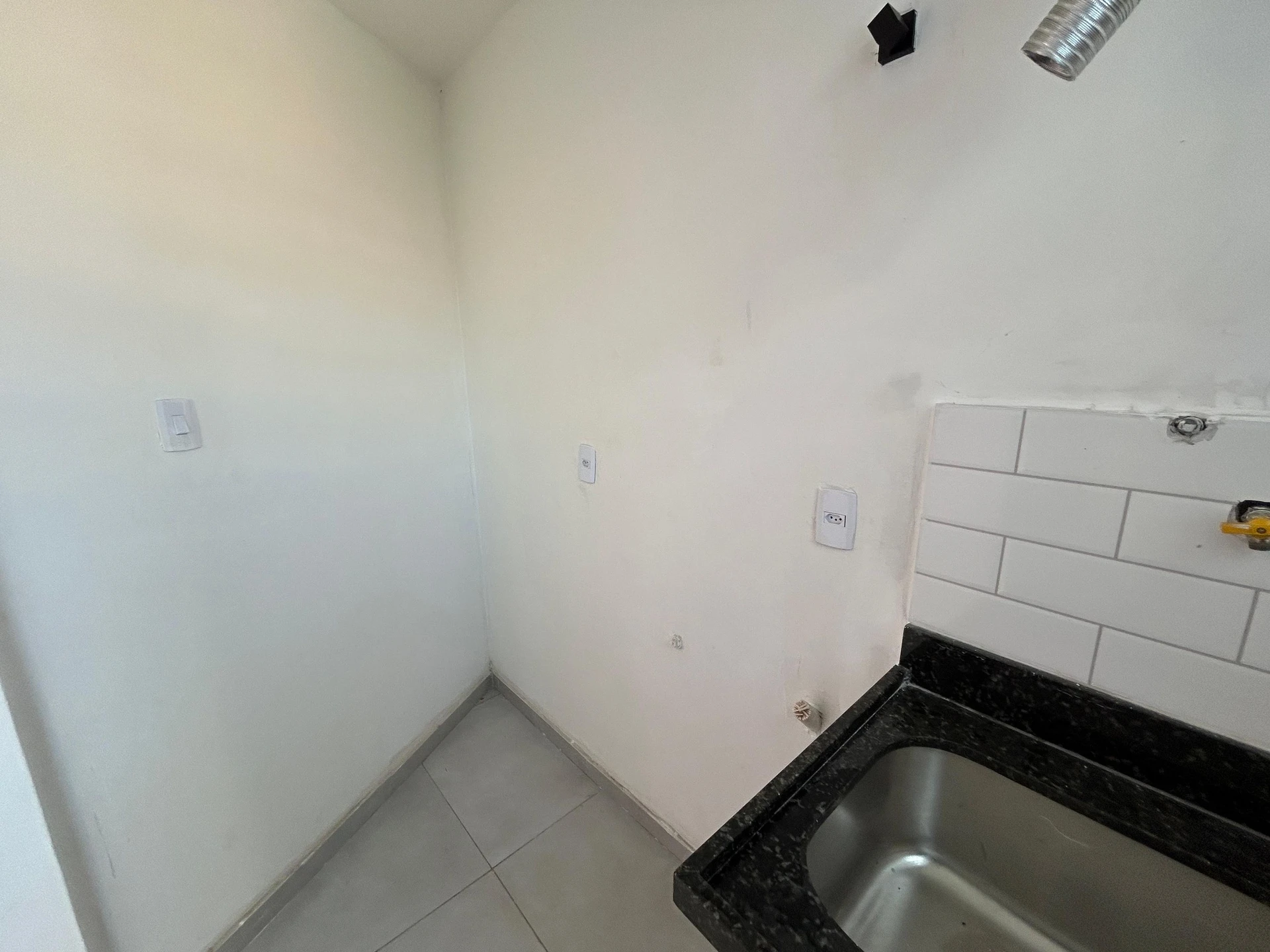 Квартира с 2 спальнями, 1 ванной при спальне и балконом — photo 42