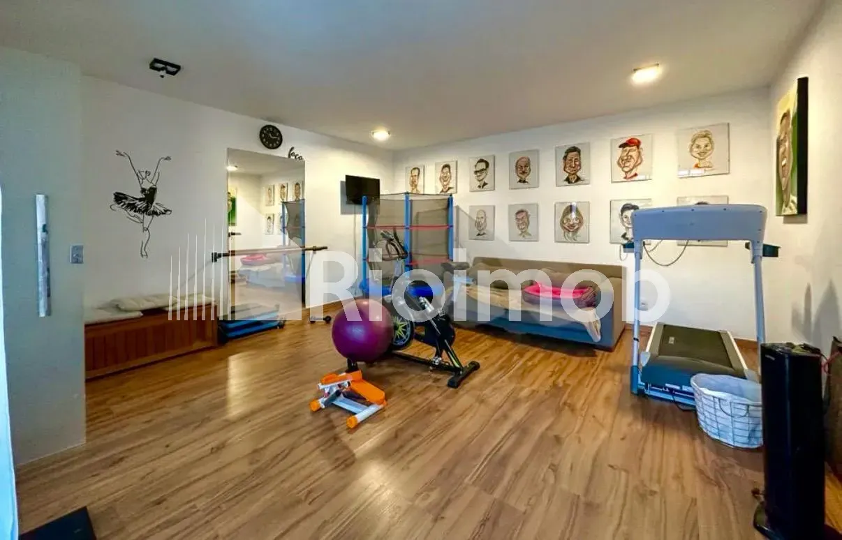 Furnished house with 5 bedrooms and 5 bathrooms — photo 22