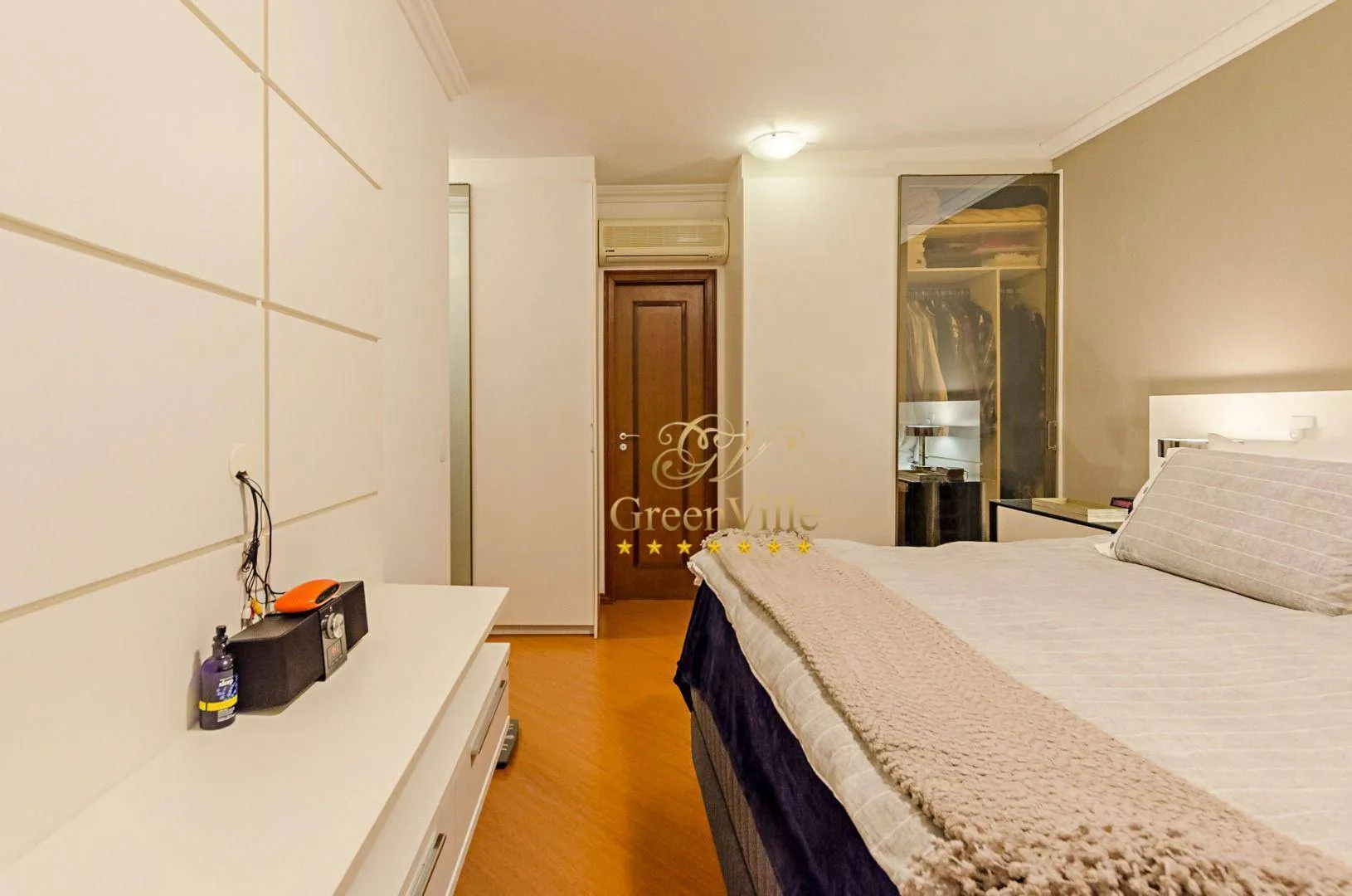 Apartment with private garden and 3 bedrooms — photo 23
