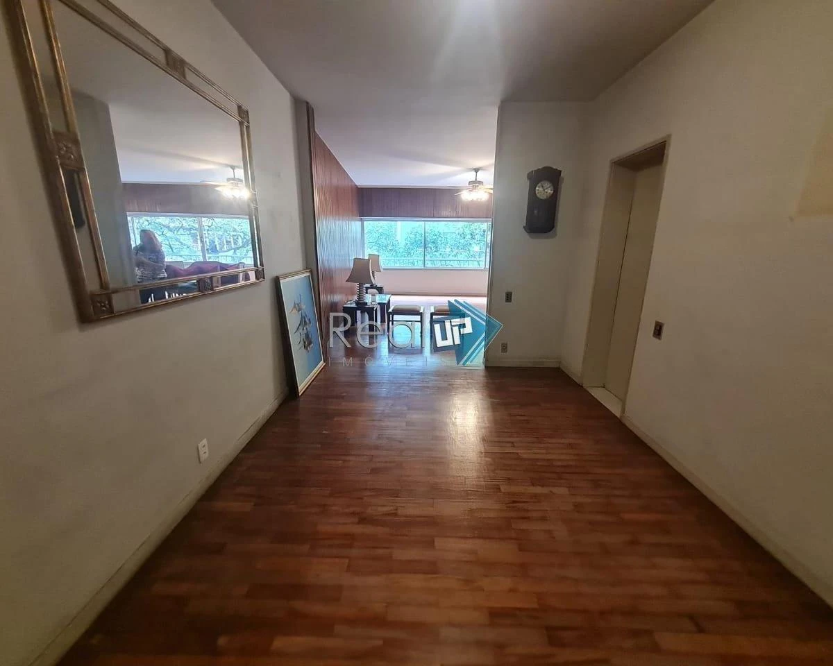 Apartment with 4 bedrooms and 5 bathrooms and 2 parking spaces — photo 7