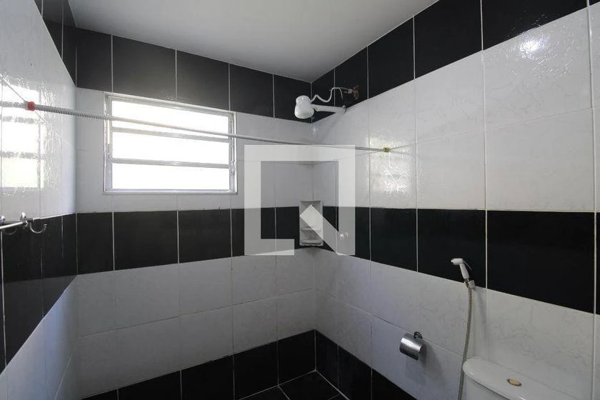 Unfurnished house with 3 bedrooms and 200 m² — photo 13