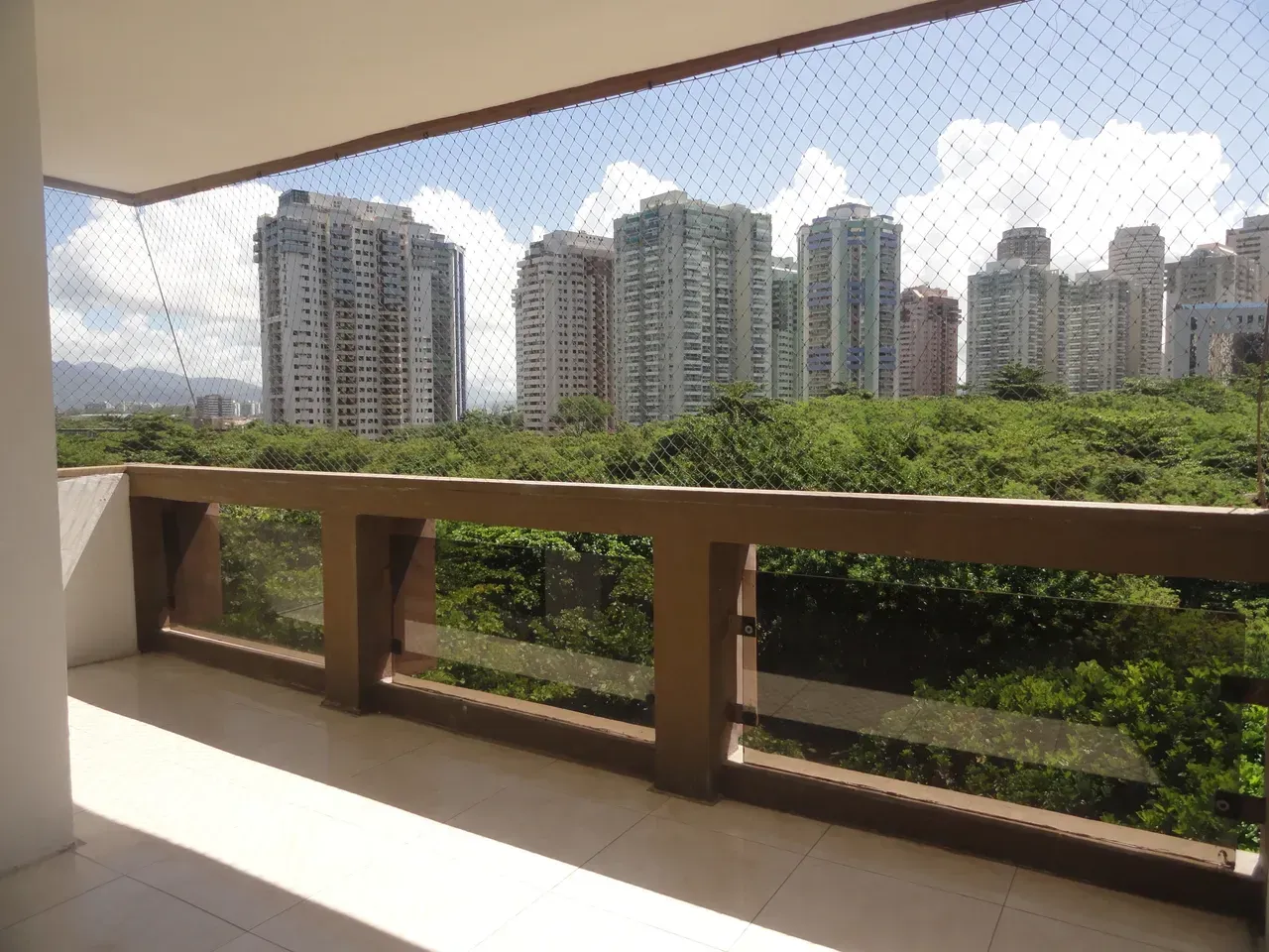 120 m² apartment with 3 bedrooms and a separate kitchen
