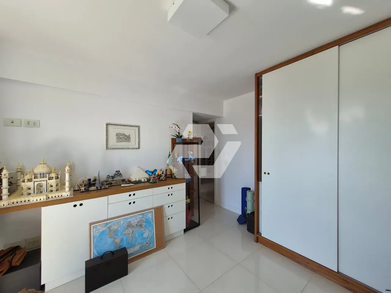 Apartamento mobiliado com 5 quartos e varanda envidraçada — photo 33