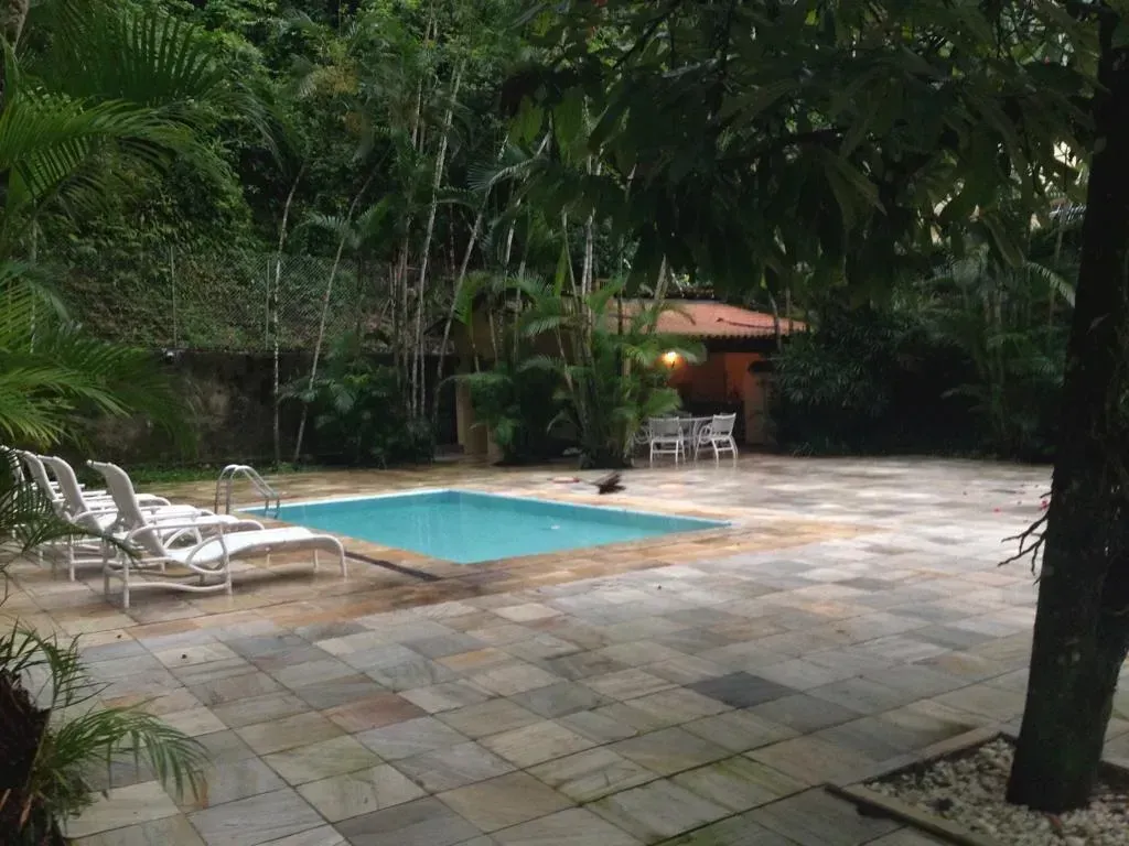 Casa duplex mobiliada de 700 m² com 6 quartos e jardim