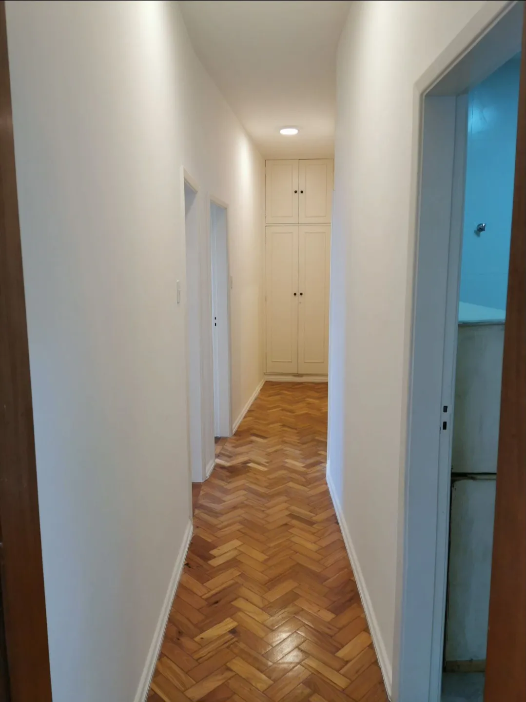 6th-floor apartment with 3 bedrooms and 2 bathrooms — photo 9