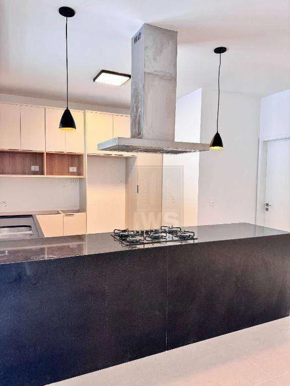Modern house with 5 en-suite bedrooms and air conditioning — photo 10