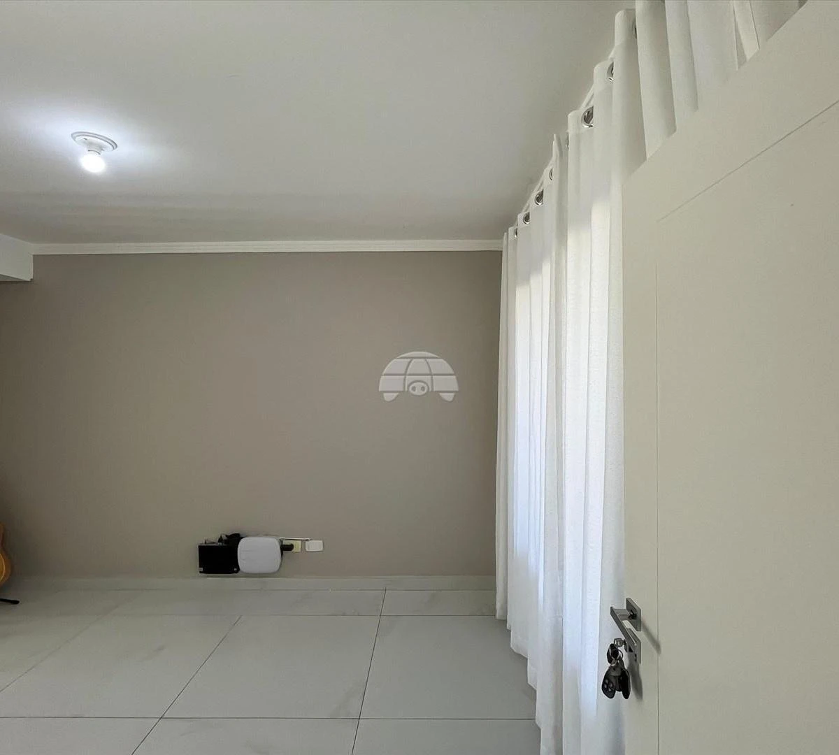 3-bedroom house with a grill on the balcony in Curitiba — photo 35
