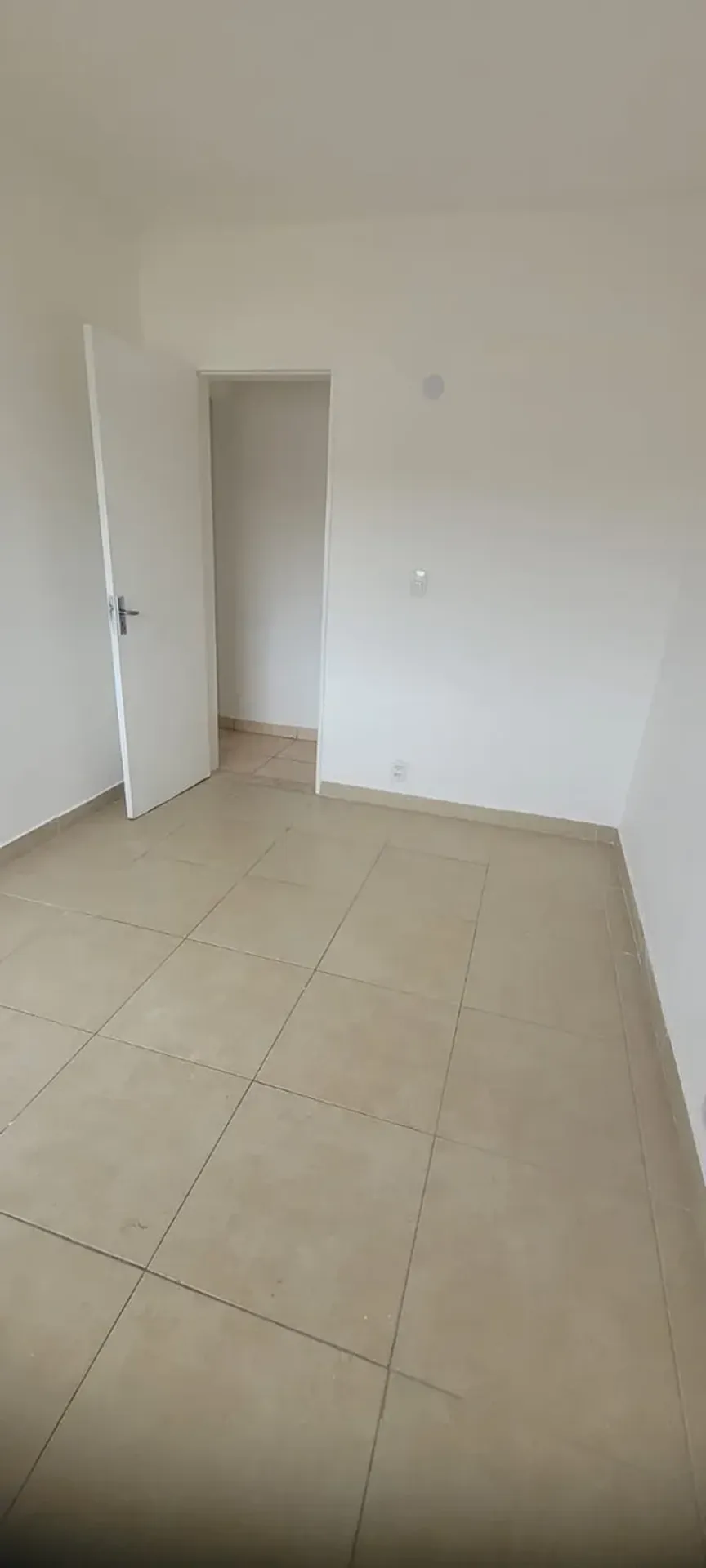 2-bedroom apartment in a building with a gym — photo 7