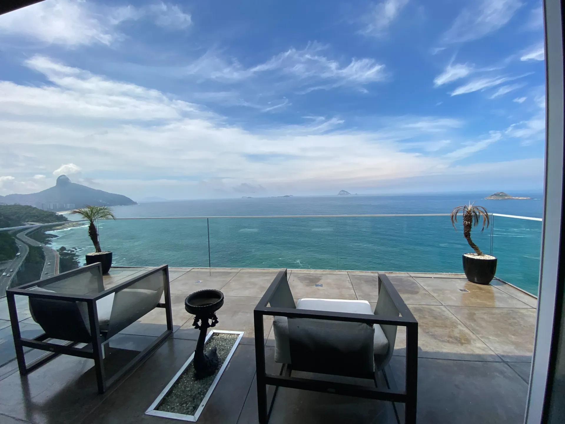 800 m² house with 5 bedrooms and an open-plan kitchen — photo 54