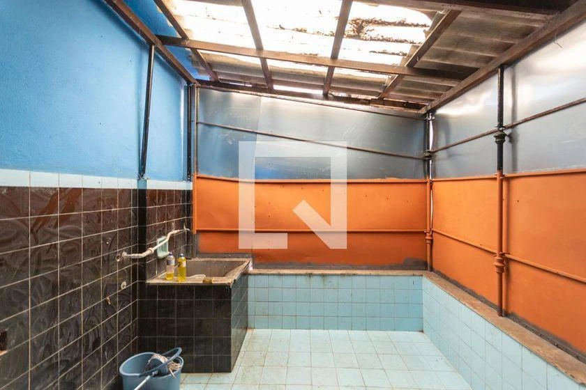 Casa para aluguel com 4 quartos e varanda, 600 m² — photo 17