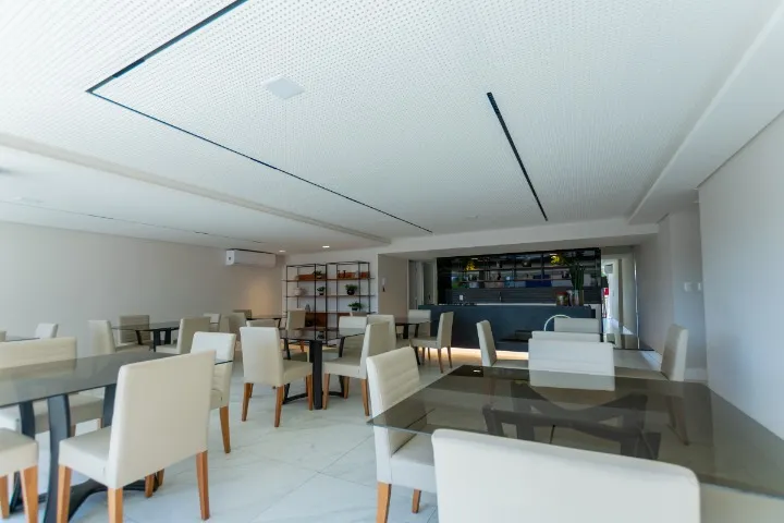 2-bedroom apartment in a building with a gym — photo 13