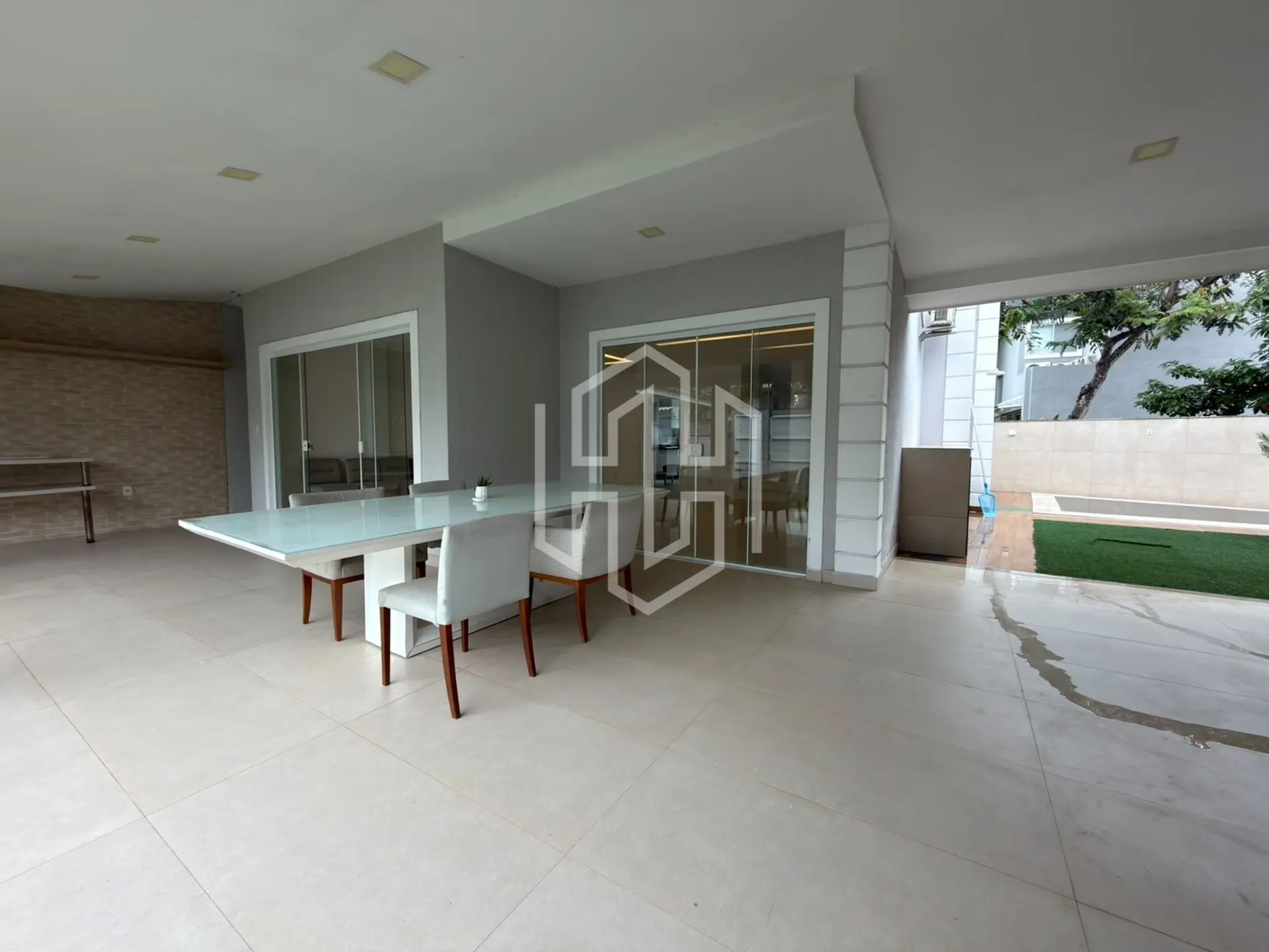 House, 220 m², with a grill on the balcony — photo 10
