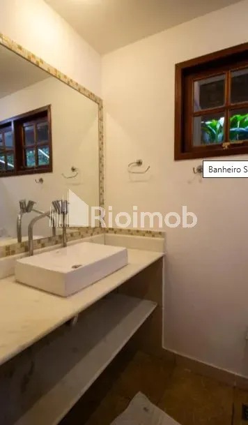 Casa de 4 dormitorios con 4 baños y parrilla embutida — photo 31