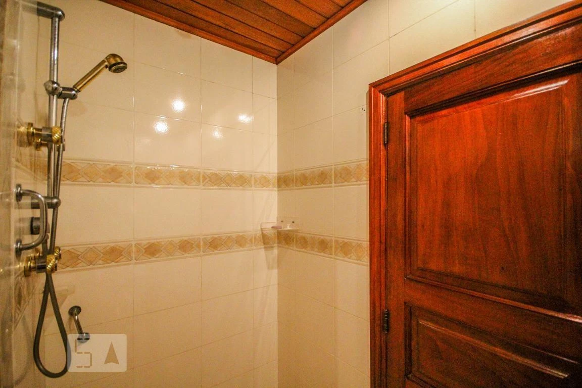 Apartment with 4 bedrooms, 4 baths and 300 m² — photo 40