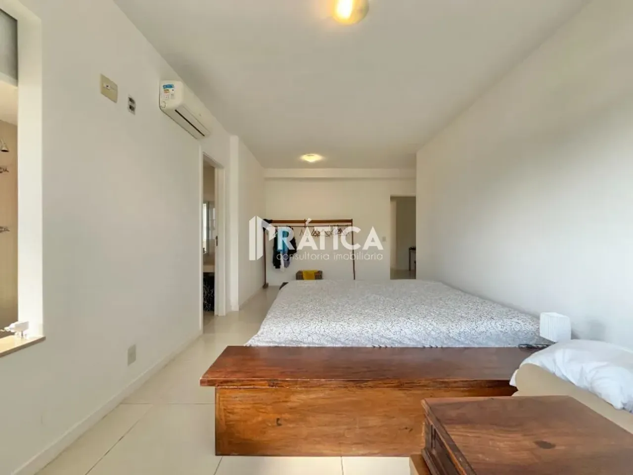 Unfurnished 4-bedroom apartment with balcony grill — photo 10