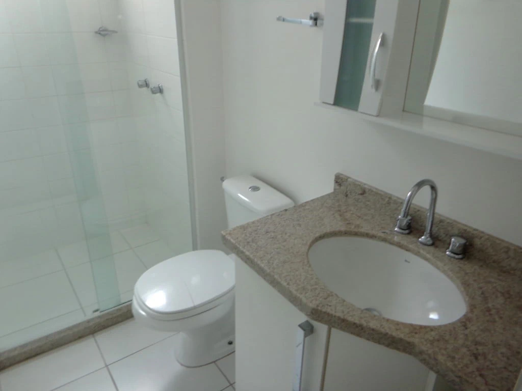 2-bedroom apartment with wood or laminate floors in Curitiba — photo 11