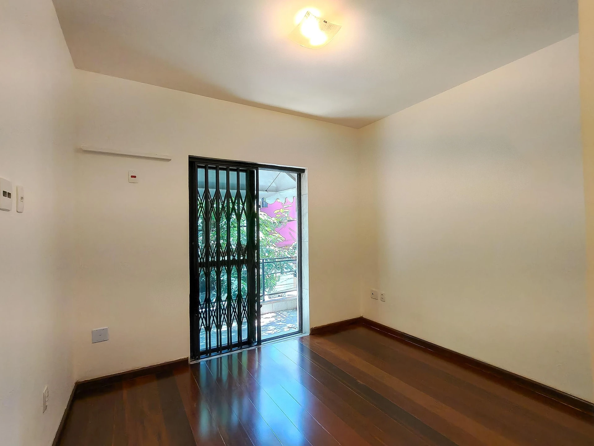 House for rent with 5 bedrooms and 8 bathrooms — photo 107
