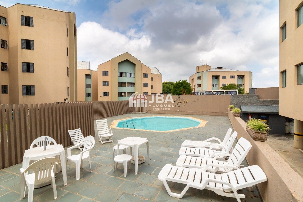 2-bedroom apartment with 1 covered parking space — photo 4