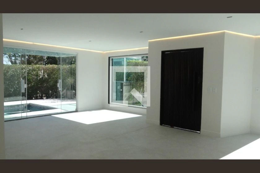 House, 384 m², with floor-to-ceiling windows — photo 22