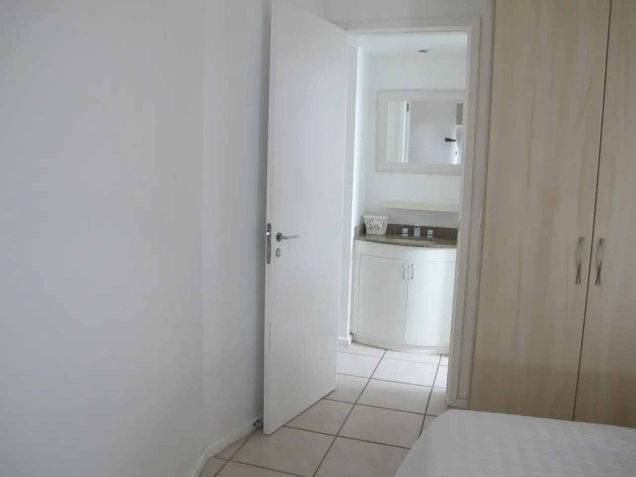 Furnished 1-bedroom apartment with 1 parking space — photo 10