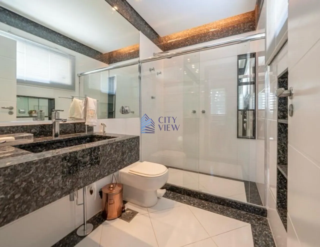 House with 5 bedrooms, 5 bathrooms and 5 parking, 1000 m² — photo 10
